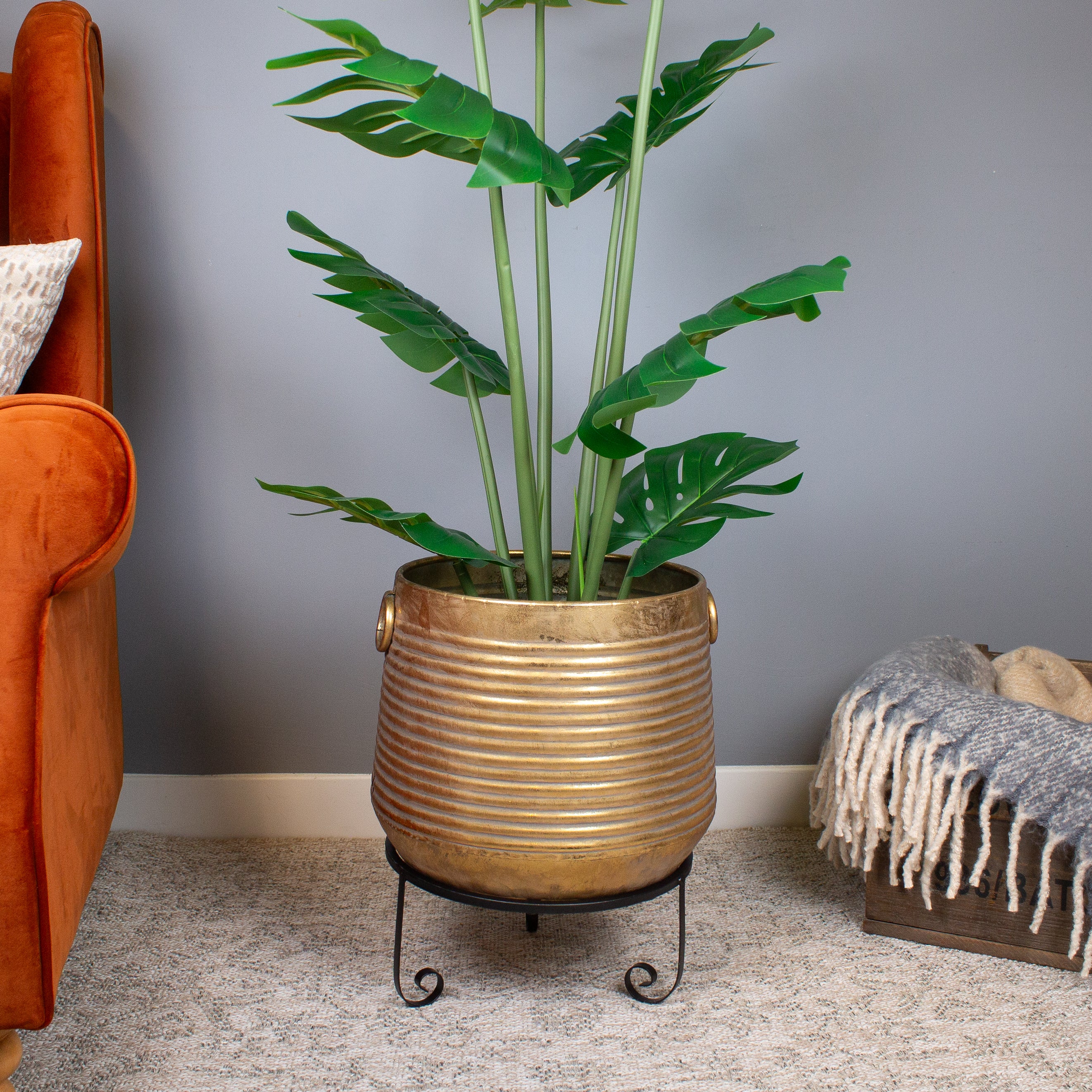 Gold Ribbed Planter on Stand 31 cm