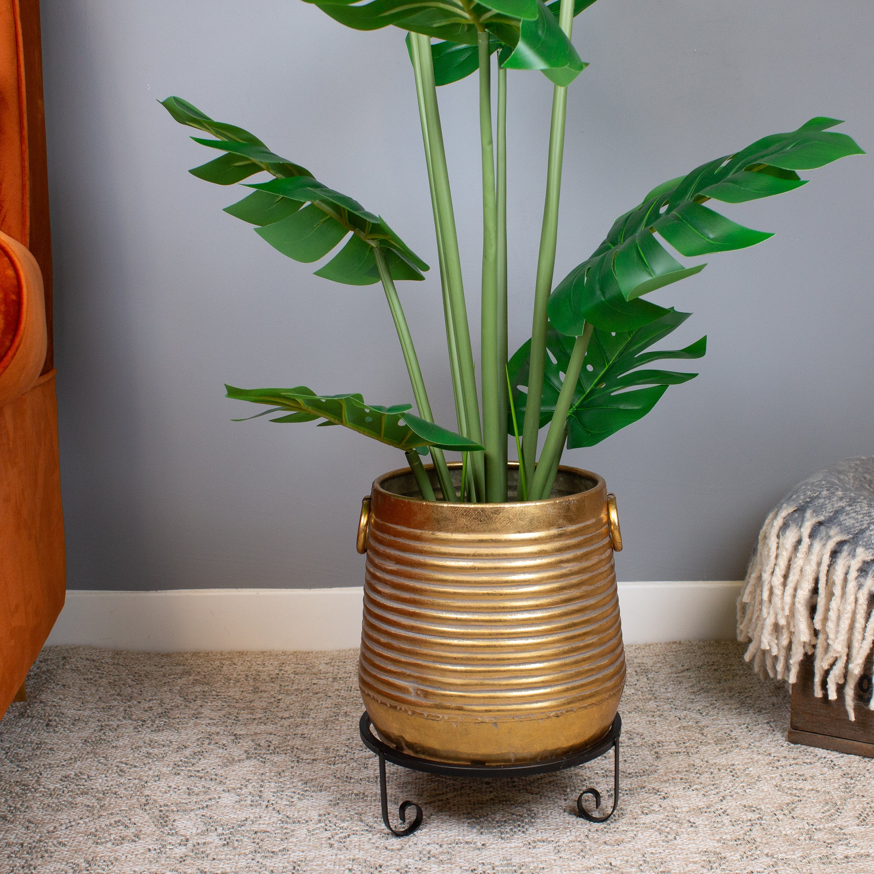 Gold Ribbed Planter on Stand 26 cm