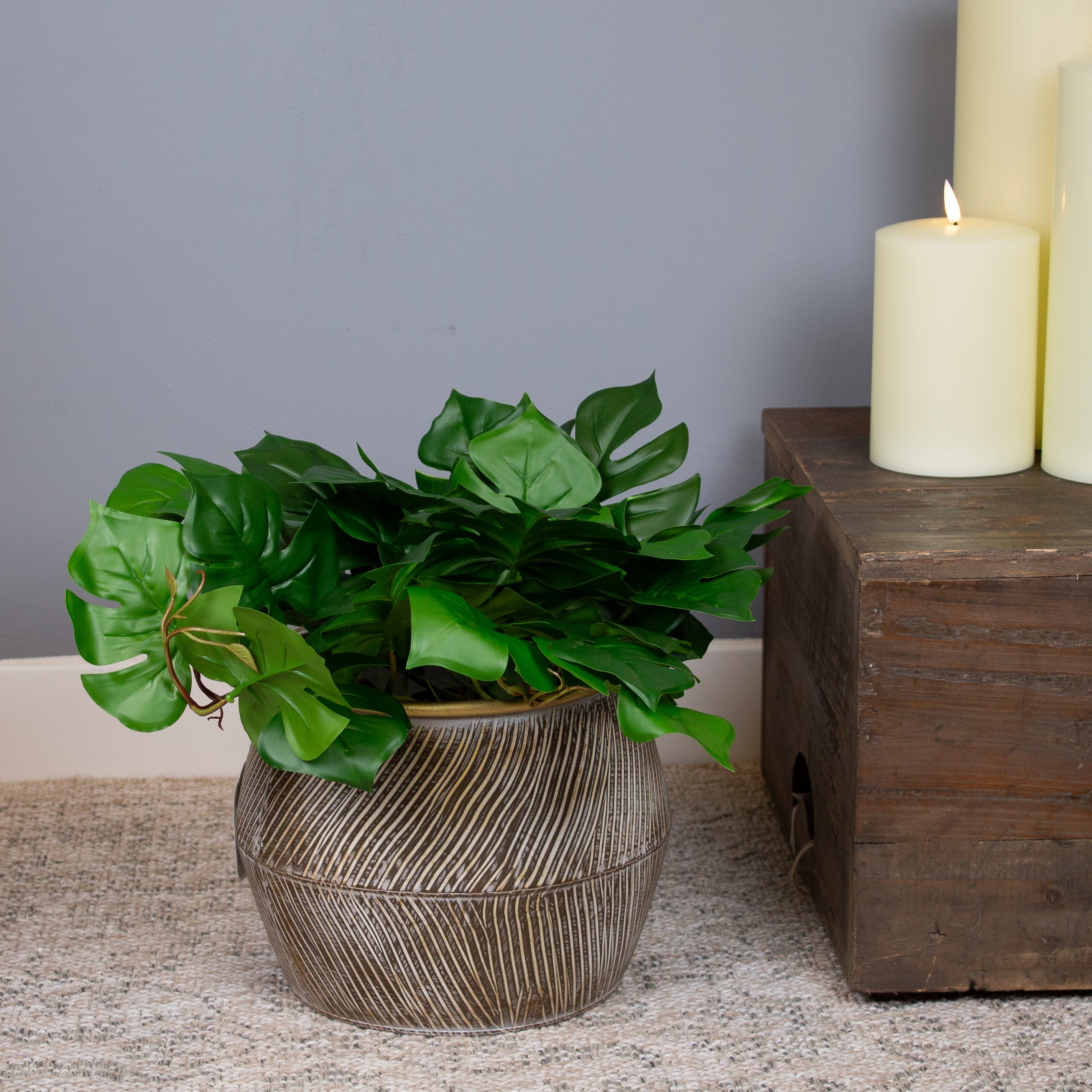 Gold Rippled Planter 24 cm